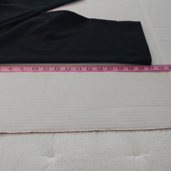 Women with Control Black Crop Pants XS - Picture 4 of 9